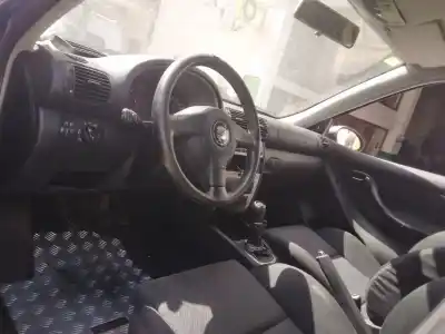 Sloopvoertuig seat leon (1m1) signo van het jaar 2004 aangedreven asz