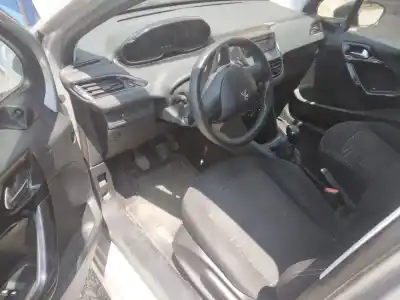 Veículo de Sucata peugeot 208 access do ano 2014 alimentado zm01