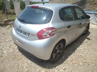 Veículo de Sucata peugeot 208 access do ano 2014 alimentado zm01