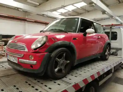 Veicolo di demolizione MINI                                               MINI (R50,R53)                                                                                                                                                                                                                                             Cooper                                                                                                                                                                                                                                                     dell'anno 2001 alimentato W10B16A