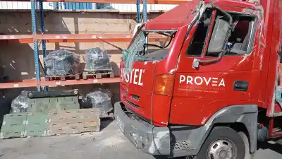 Veicolo di demolizione nissan atleon 120 atleon 120 dell'anno 2000 alimentato bd30d