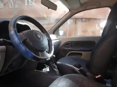 Здавання транспортного засобу renault clio ii fase ii (b/cb0) authentique року 2002 потужний d4fb7