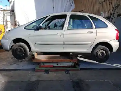 Vehicul casat CITROEN XSARA PICASSO (N68) 2.0 HDI al anului 2003 alimentat RHY