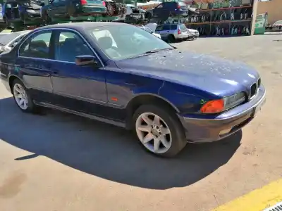 Veicolo di demolizione BMW 5 (E39) 525 TDS dell'anno 2002 alimentato 256T1