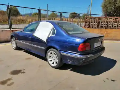 Veicolo di demolizione bmw 5 (e39) 525 tds dell'anno 2002 alimentato 256t1