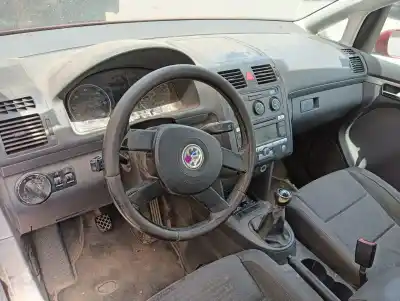 Veículo de Sucata volkswagen touran (1t1, 1t2) 2.0 tdi 16v do ano 2004 alimentado bkd