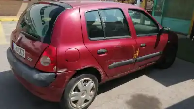 Veículo de Sucata renault clio ii (bb_, cb_) 1.2 (bb0a, bb0f, bb10, bb1k, bb28, bb2d, bb2h, cb0a,... do ano 2003 alimentado d7fg7