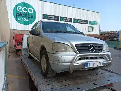 Vehicul casat MERCEDES-BENZ CLASE M (W163) ML 270 CDI (163.113) al anului 2000 alimentat 612963