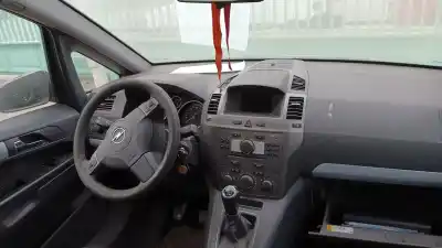 Veículo de Sucata opel zafira / zafira family b (a05) 1.9 cdti (m75) do ano 2008 alimentado z19dt