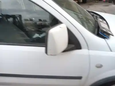 Veicolo di demolizione opel combo tour 1.3 cdti 16v dell'anno 2005 alimentato z13dt