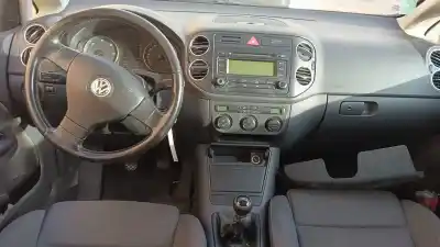 Veículo de Sucata volkswagen golf plus v (5m1, 521) 2.0 tdi 16v do ano 2006 alimentado bkd