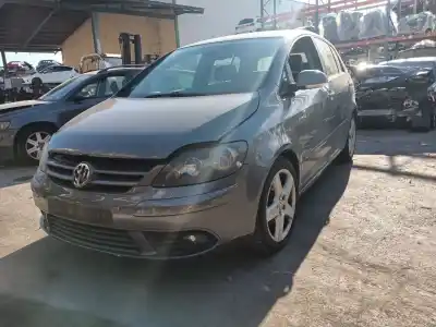 Veículo de Sucata volkswagen golf plus v (5m1, 521) 2.0 tdi 16v do ano 2006 alimentado bkd
