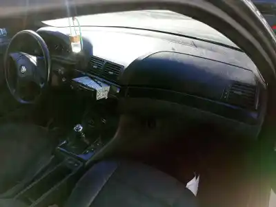 Scrapping Vehicle bmw 3 (e46) 323 i of the year 1998 powered 256s4