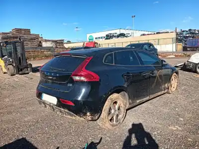 Scrapping Vehicle volvo v40 fastback (525) d2 of the year 2017 powered d4204t8