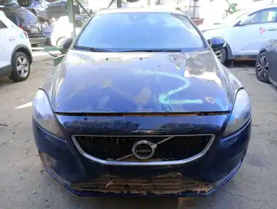Scrapping Vehicle volvo v40 fastback (525) d2 of the year 2017 powered d4204t8
