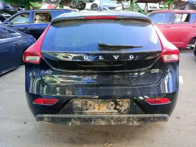 Scrapping Vehicle volvo v40 fastback (525) d2 of the year 2017 powered d4204t8