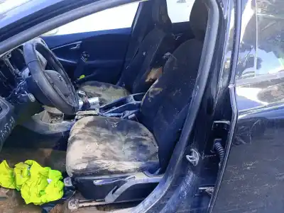 Scrapping Vehicle volvo v40 fastback (525) d2 of the year 2017 powered d4204t8