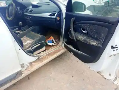 Scrapping Vehicle renault megane iii fastback (bz0/1_, b3_) 1.9 dci (bz0n, bz0j) of the year 2010 powered f9qp8