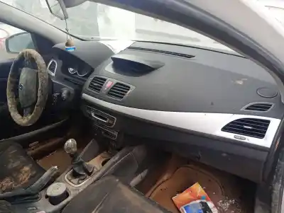 Scrapping Vehicle renault megane iii fastback (bz0/1_, b3_) 1.9 dci (bz0n, bz0j) of the year 2010 powered f9qp8
