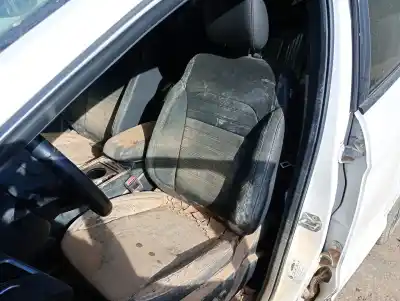 Здавання транспортного засобу ford kuga ii (dm2) 2.0 tdci року 2019 потужний t7md