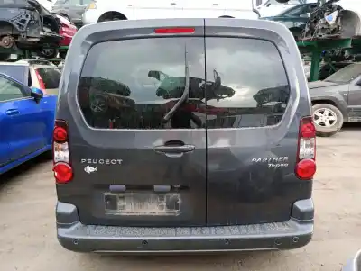 Veículo de Sucata peugeot partner tepee 1.6 bluehdi 100 do ano 2017 alimentado bh02