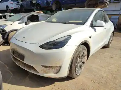 Sloopvoertuig tesla model y (5yjy) ev a las 4 ruedas van het jaar 2023 aangedreven 3d3,4d1