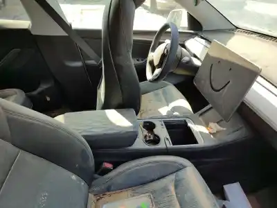 Sloopvoertuig tesla model y (5yjy) ev a las 4 ruedas van het jaar 2023 aangedreven 3d3,4d1