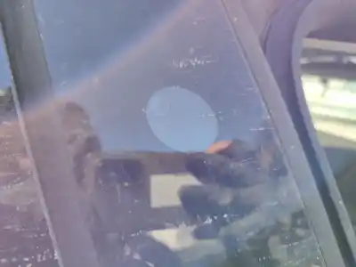 Sloopvoertuig tesla model y (5yjy) ev a las 4 ruedas van het jaar 2023 aangedreven 3d3,4d1