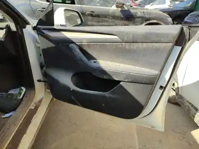 Sloopvoertuig tesla model y (5yjy) ev a las 4 ruedas van het jaar 2023 aangedreven 3d3,4d1