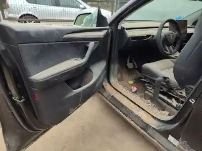 Sloopvoertuig tesla model y (5yjy) ev a las 4 ruedas van het jaar 2022 aangedreven 3d3,4d7