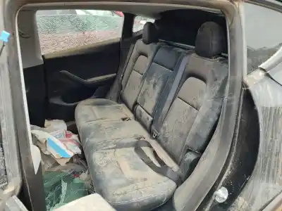 Sloopvoertuig tesla model y (5yjy) ev a las 4 ruedas van het jaar 2022 aangedreven 3d3,4d7