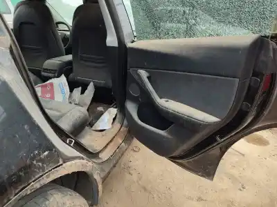 Sloopvoertuig tesla model y (5yjy) ev a las 4 ruedas van het jaar 2022 aangedreven 3d3,4d7