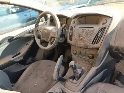 Veículo de Sucata ford focus iii 1.6 ti do ano 2012 alimentado pnda,pndd