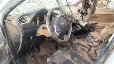 Veículo de Sucata citroen c4 ii (nc_) 1.6 hdi 115 do ano 2013 alimentado 9h05