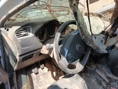 Veículo de Sucata citroen c4 ii (nc_) 1.6 hdi 115 do ano 2013 alimentado 9h05