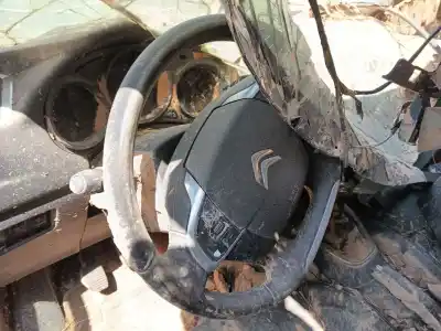 Veículo de Sucata citroen c4 ii (nc_) 1.6 hdi 115 do ano 2013 alimentado 9h05