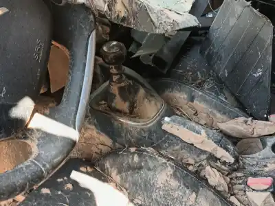 Veículo de Sucata citroen c4 ii (nc_) 1.6 hdi 115 do ano 2013 alimentado 9h05