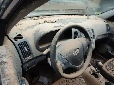 Scrapping Vehicle hyundai i30 (fd) 1.6 crdi of the year 2010 powered d4fb