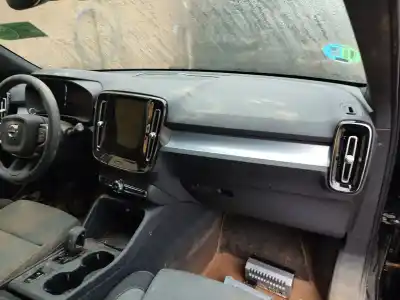 Veículo de Sucata volvo xc40 (536) b3 mild-hybrid do ano 2024 alimentado b420t4