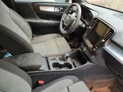 Veículo de Sucata volvo xc40 (536) b3 mild-hybrid do ano 2024 alimentado b420t4