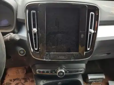 Veículo de Sucata volvo xc40 (536) b3 mild-hybrid do ano 2024 alimentado b420t4