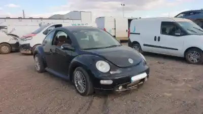 Vehicul casat VOLKSWAGEN NEW BEETLE (9C1, 1C1) 2.0 al anului 2004 alimentat AWU