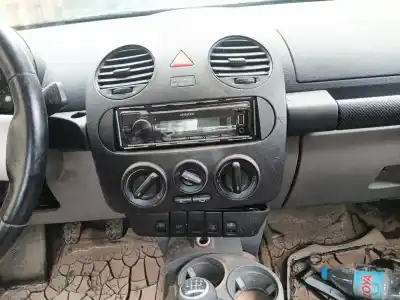 Veículo de Sucata volkswagen new beetle (9c1, 1c1) 2.0 do ano 2004 alimentado awu