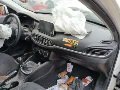Vehículo de desguace fiat                                               tipo fastback (356_, 357_)                                                                                                                                                                                                                                 1.4 (356hxa1b)                                                                                                                                                                                                                                             del año 2016 con motor 843a1000