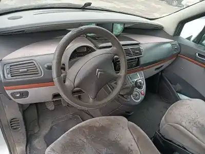 Véhicule à la ferraille citroen c8 (ea_, eb_) 2.2 hdi de l'année 2005 alimenté 4hw