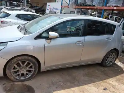 Veicolo di demolizione toyota verso (_r2_) 1.6 (zgr20_) dell'anno 2013 alimentato 1zr