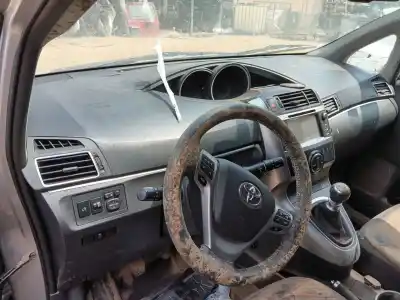 Veicolo di demolizione toyota verso (_r2_) 1.6 (zgr20_) dell'anno 2013 alimentato 1zr