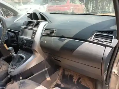 Veicolo di demolizione toyota verso (_r2_) 1.6 (zgr20_) dell'anno 2013 alimentato 1zr