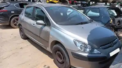 Véhicule à la ferraille PEUGEOT 307 (3A/C)  de l'année 2004 alimenté RHY