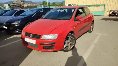 Sloopvoertuig FIAT STILO (192_)  van het jaar 2003 aangedreven 192A1000
